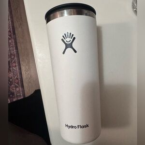 WHITE HYDROFLASK 22oz TUMBLER